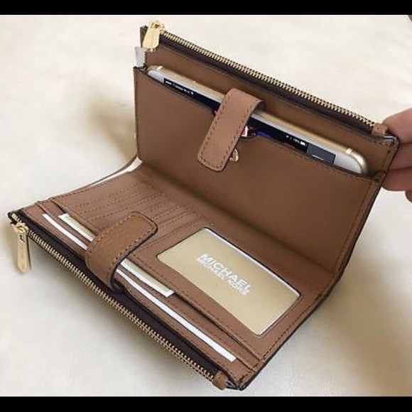 Mk wristlet double zip Clearance